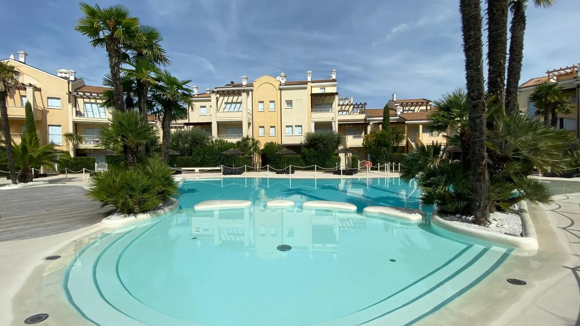 Le Residenze Mediterranee Apartments contacts